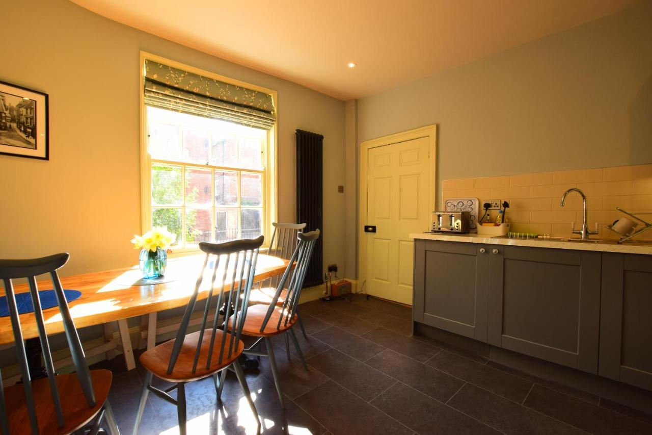 14 St Saviours Place, York Bagian luar foto